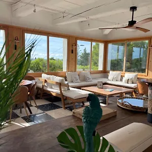 https://villa-paradis-les-issambres.fr-provencehotel.com